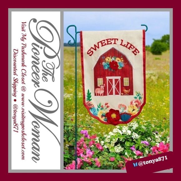 🦋 New Pioneer Woman Sweet Life Delaney Polyester Barn Flag and Teal Flagpole - Picture 1 of 11